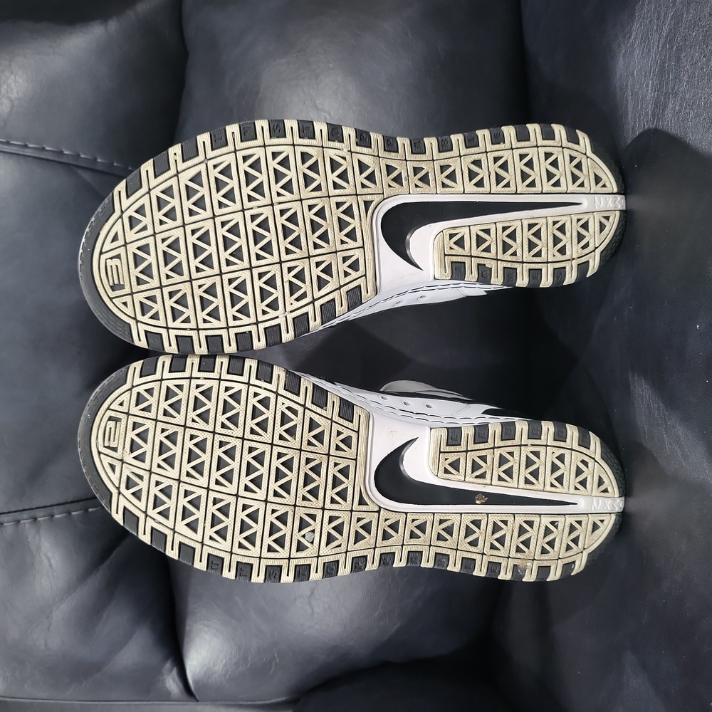 Nike Lebron VI Low "White Black" - Picture 10 of 15